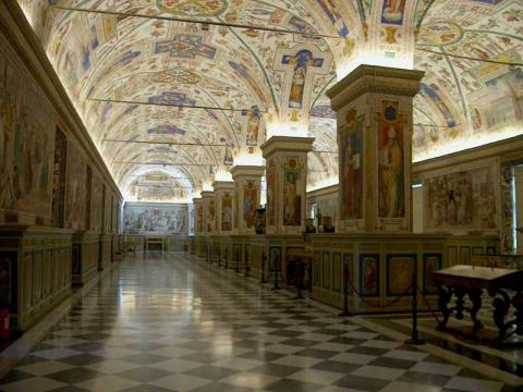 Vatikán M. Könyvtártermek